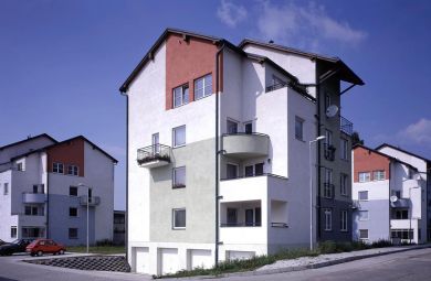 1997 - Bytové domy v Stupave na Vajanského ulici, Investor : Sibamac a.s., invest.náklad  2 mil. Euro